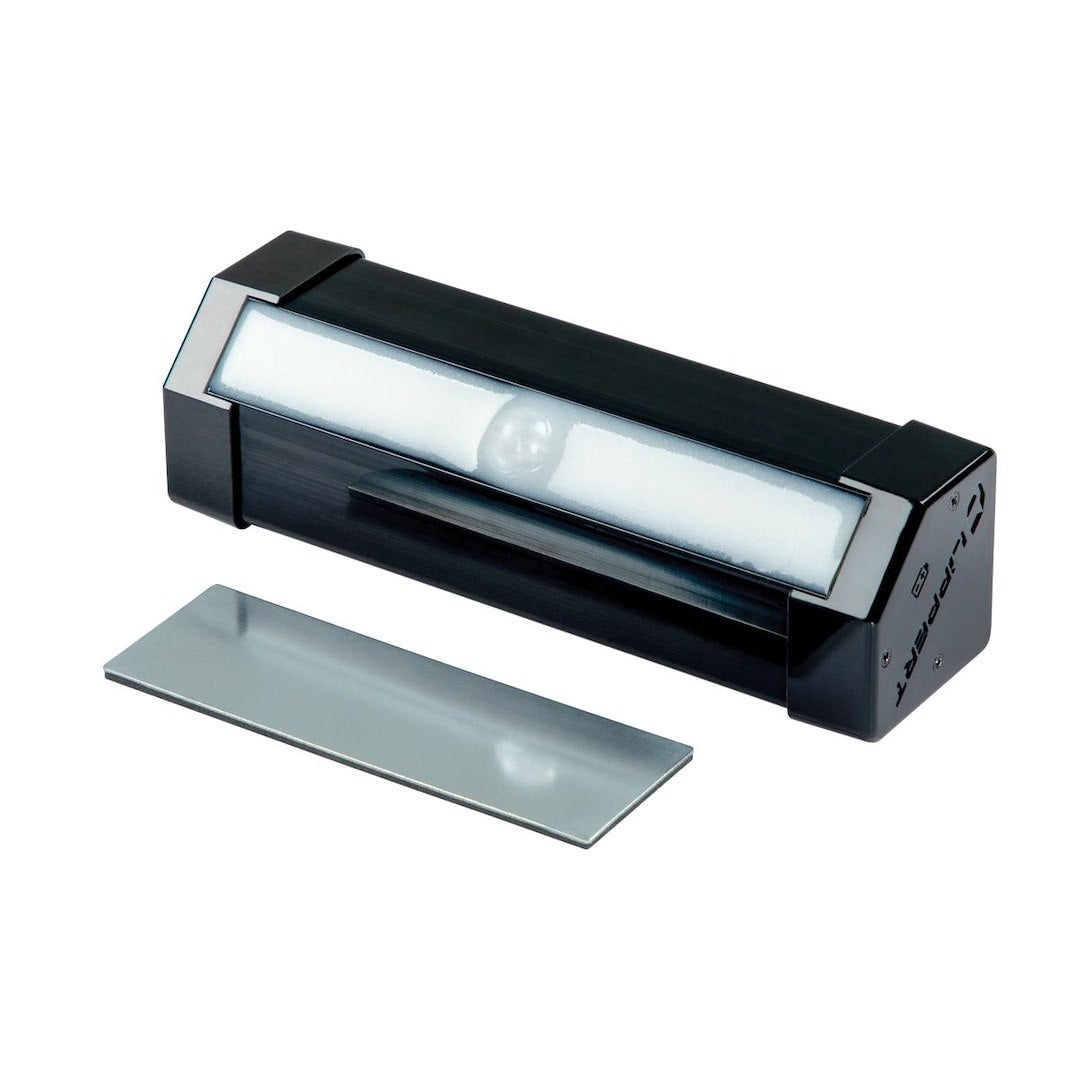 BATTERY OPERATED MAGNETIC LED STEP