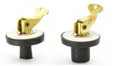 BAITWELL PLUG - 5/8' BRASS CARD /2