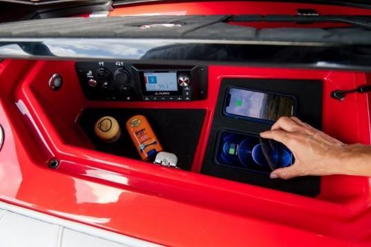 SCANSTRUT ROKK Wireless - Sub. Waterproof wireless charger 12/24V | SC-CW-07E | SC-CW-07E *ON SALE WHILE SUPPLIES LAST*